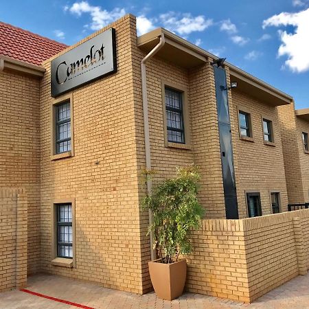 Camelot Guest House & Apartments Potchefstroom Eksteriør bilde