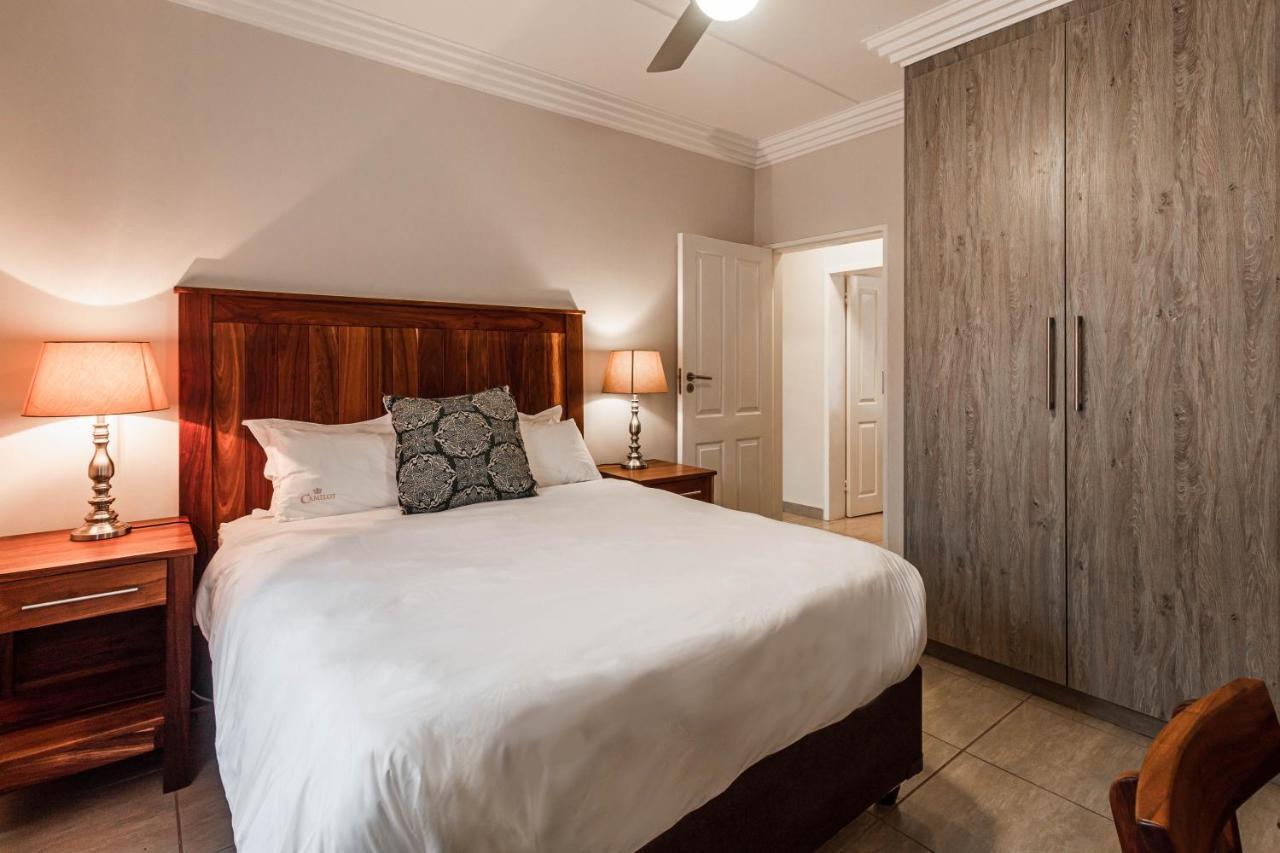 Camelot Guest House & Apartments Potchefstroom Eksteriør bilde