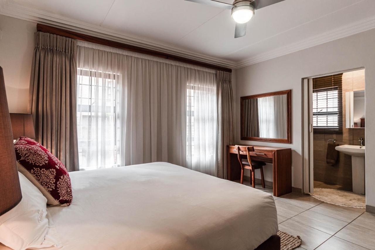 Camelot Guest House & Apartments Potchefstroom Eksteriør bilde
