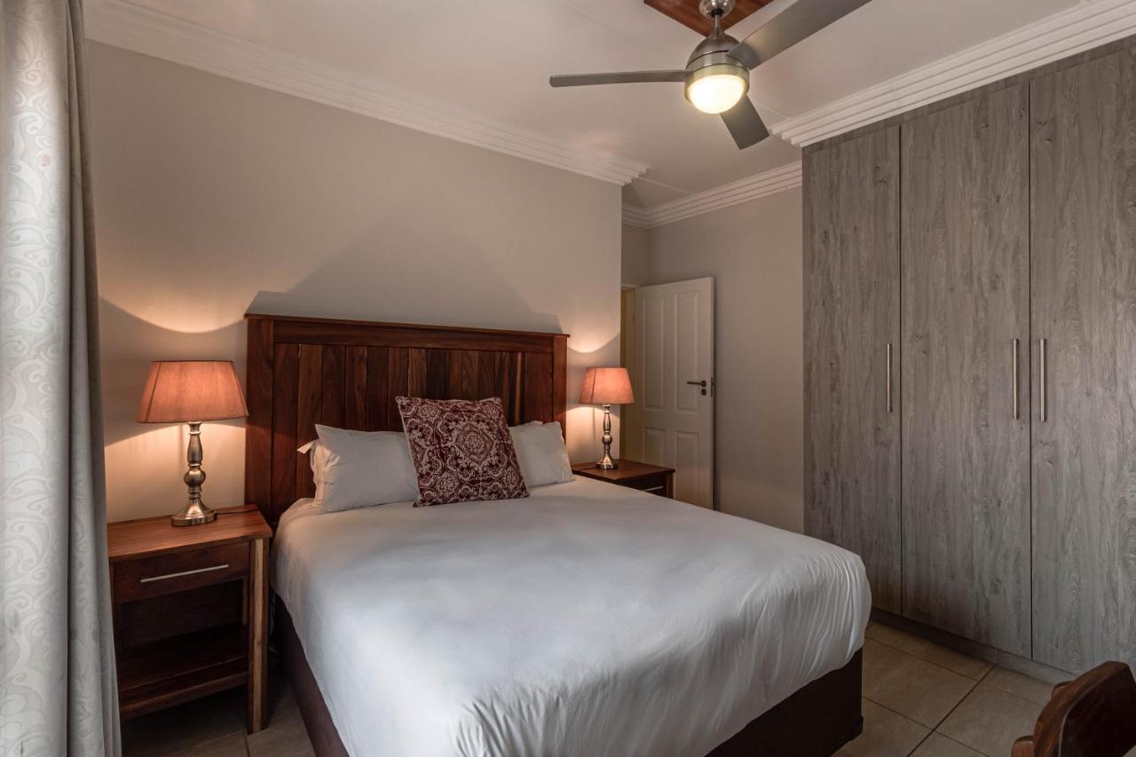 Camelot Guest House & Apartments Potchefstroom Eksteriør bilde