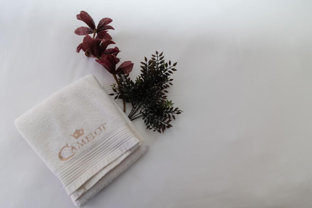 Camelot Guest House & Apartments Potchefstroom Eksteriør bilde
